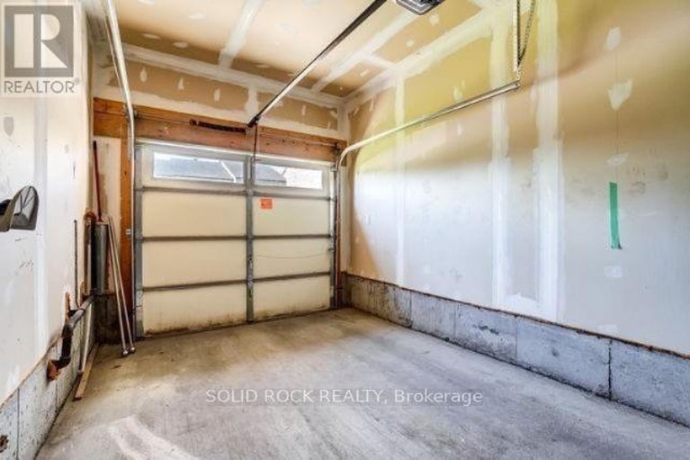 28821782/604-tennant-way/riverside-southgloucester-glen/ottawa/ontario/K4M0C6_24