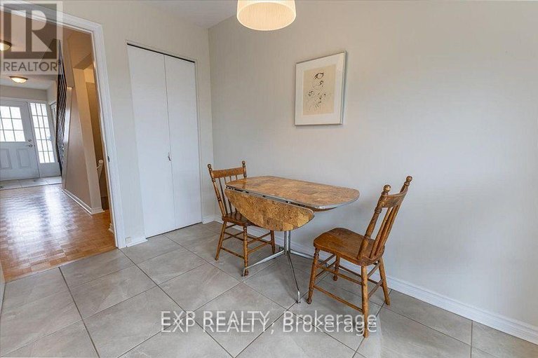 29464156/422-kintyre-private/carleton-square/ottawa/ontario/K2C3M7_13