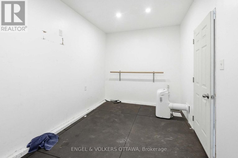 29121970/1238-cheverton-avenue/alta-vista/ottawa/ontario/K1H7P6_25