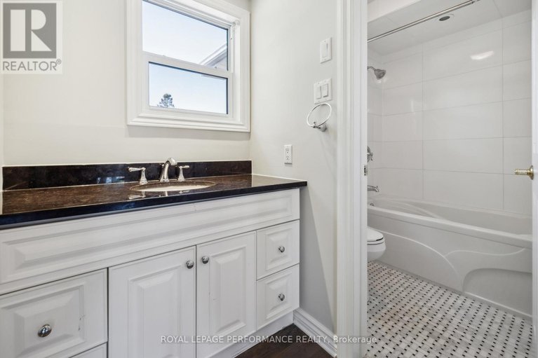 29032423/1873-du-clairvaux-road/chapel-hill/ottawa/ontario/K1C5X9_29