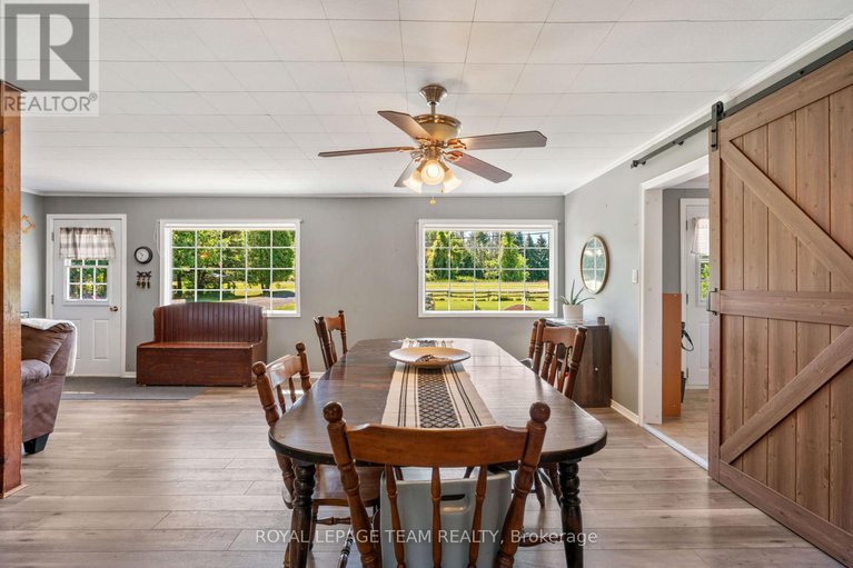 28652632/12135-county-road-2-road/south-dundas-williamsburgh-twp/south-dundas/ontario/K0C1X0_12