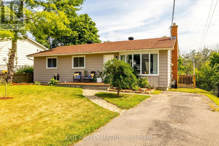 28656018/267-ann-street/almonte/mississippi-mills/ontario/K0A1A0_2