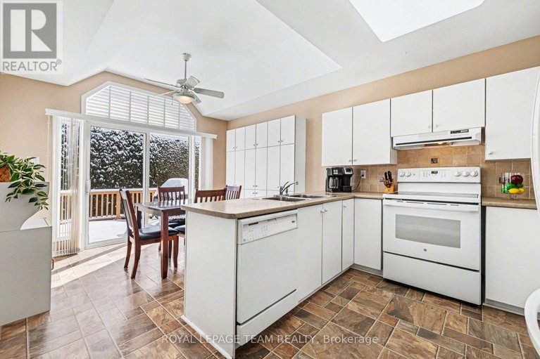 29508813/90-moresby-drive/bridlewood/ottawa/ontario/K2M2J6_11