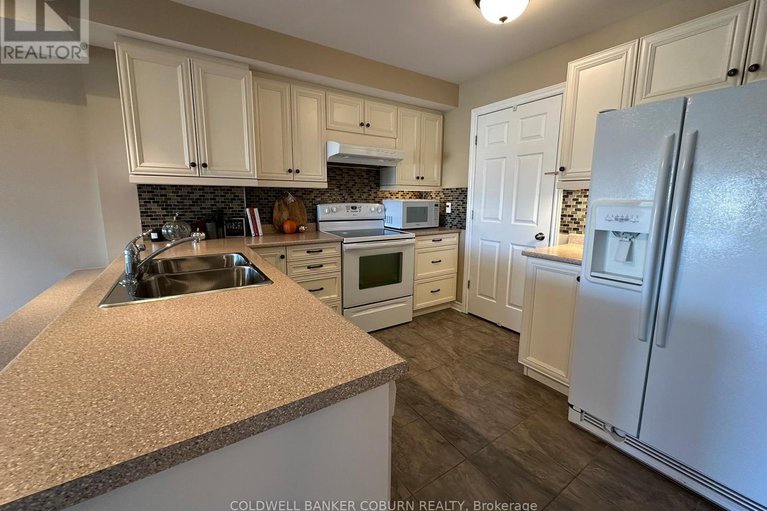 29005546/301-398-van-buren-street/kemptville/north-grenville/ontario/K0G1J0_12