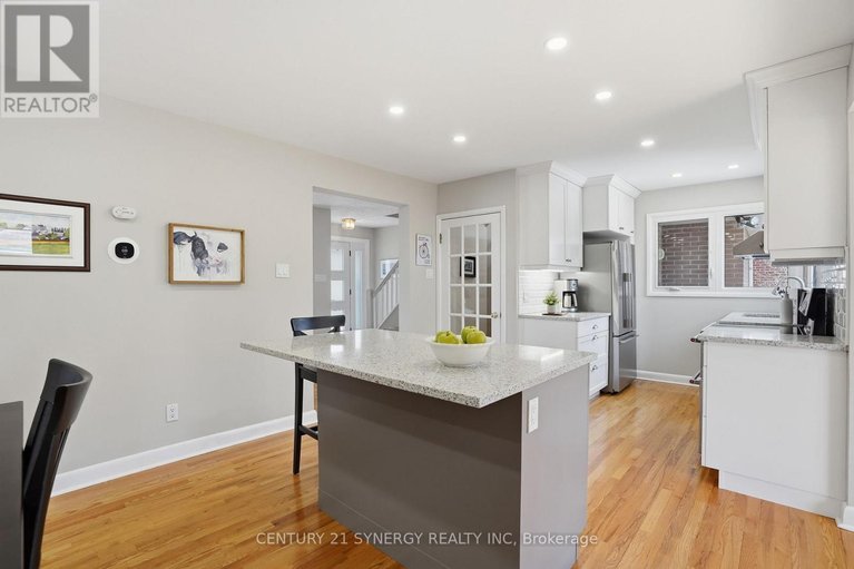 29577720/1298-woodside-drive/copeland-park/ottawa/ontario/K2C2G9_10