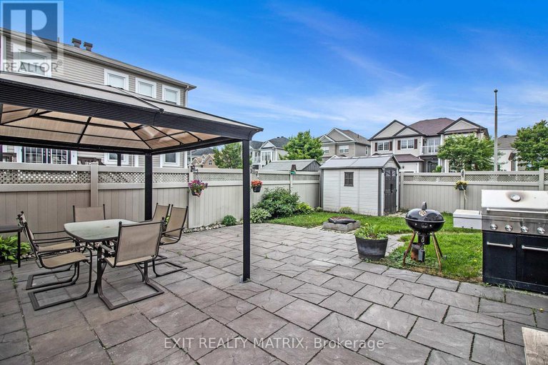 28414498/221-hillpark-high-street/mer-bleuebradley-estatesanderson-park/ottawa/ontario/K1W0B5_40