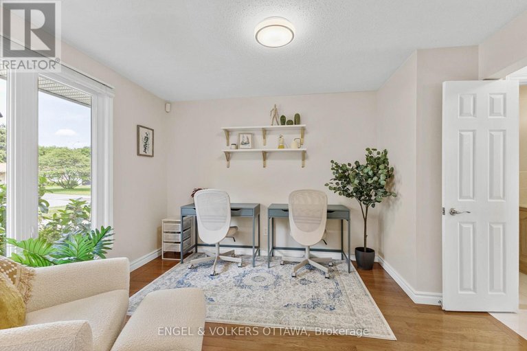 28648690/97-queensline-drive/bruce-farmgraham-parkqualicumbellands/ottawa/ontario/K2H7J6_14