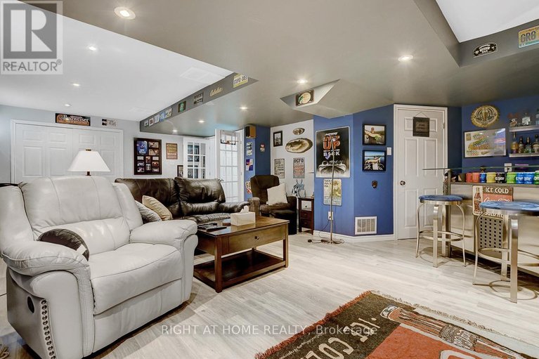 29641405/701-everlasting-crescent/springridgeeast-village/ottawa/ontario/K4A0K2_40