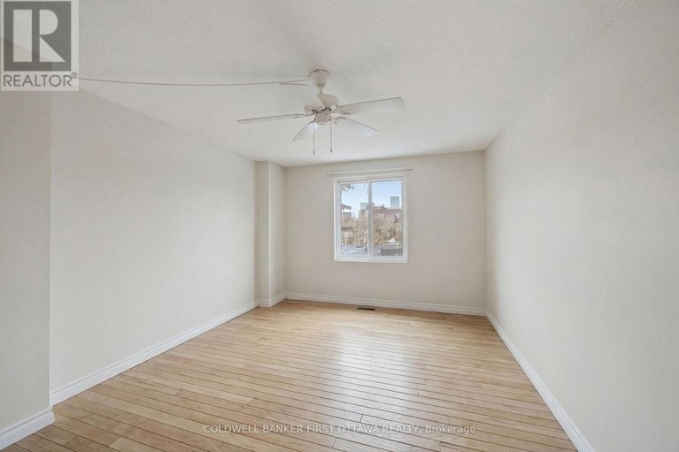 29622144/402-222-guigues-avenue/lower-townbyward-market/ottawa/ontario/K1N5J2_13