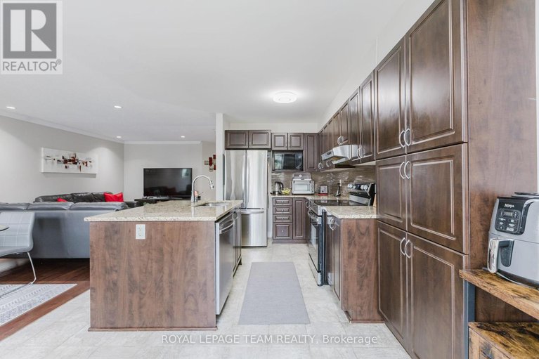 28687111/121-mancini-way/strandherd/ottawa/ontario/K2J5X3_15