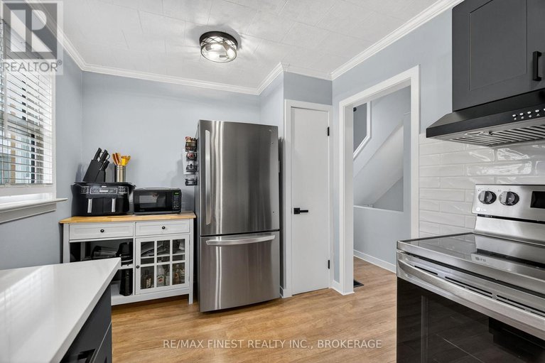 29253949/105-salisbury-avenue/brockville/brockville/ontario/K6V2T6_5