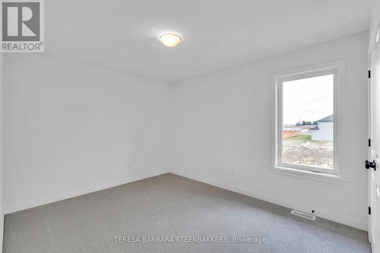 28424668/783-kenny-gordon-avenue/riverside-southgloucester-glen/ottawa/ontario/K4M0V2_30