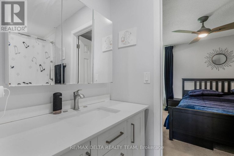 28644740/2005-greenway-park-lane/blackburn-hamlet-south/ottawa/ontario/K1B5B1_22