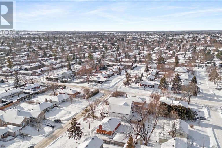 29275190/45-epworth-avenue/meadowlandsst-claire-gardens/ottawa/ontario/K2G2L8_37