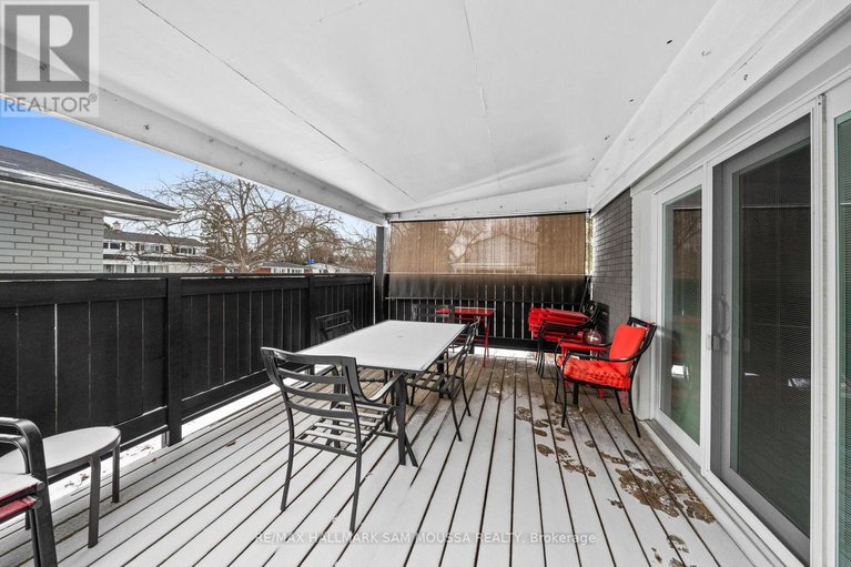 29606720/46-seymour-avenue/borden-farmstewart-farmcarleton-heightsparkwood-hills/ottawa/ontario/K2E6P2_36