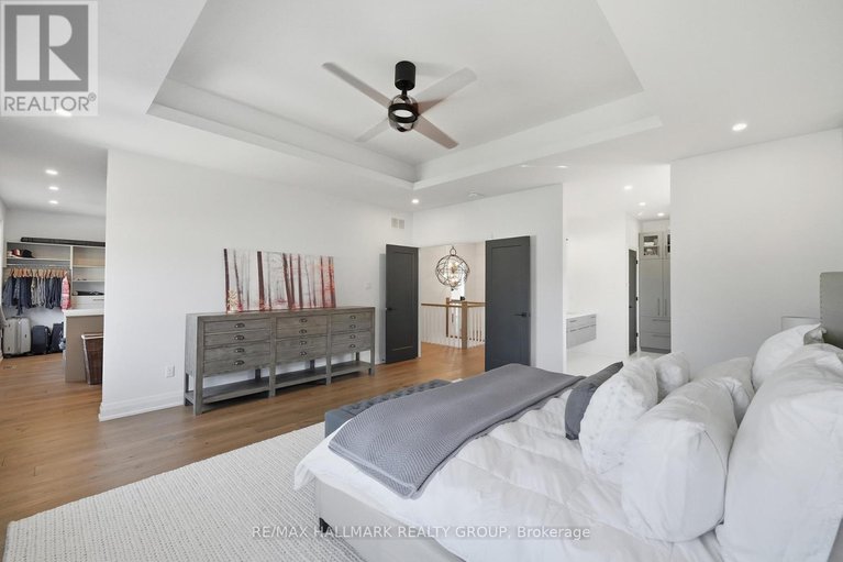 29074044/120-des-tournesols-court/mer-bleuebradley-estatesanderson-park/ottawa/ontario/K1W0J2_23