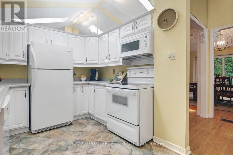 28855277/2-wedgewood-crescent/blackburn-hamlet/ottawa/ontario/K1B4B4_18