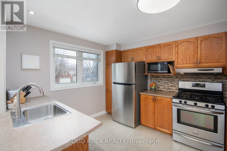 28302487/5-weybridge-drive/cedargrovefraserdale/ottawa/ontario/K2J4A1_23