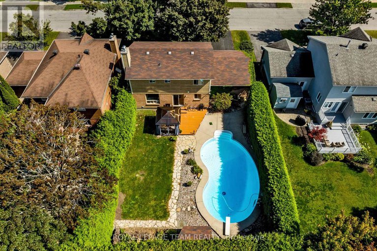 29218439/87-beechfern-drive/stittsville-central/ottawa/ontario/K2S1E3_40