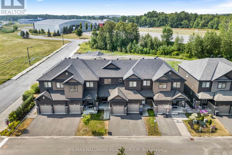 28711470/404-premiere-lane/town-of-rockland/clarence-rockland/ontario/K4K0M7_29