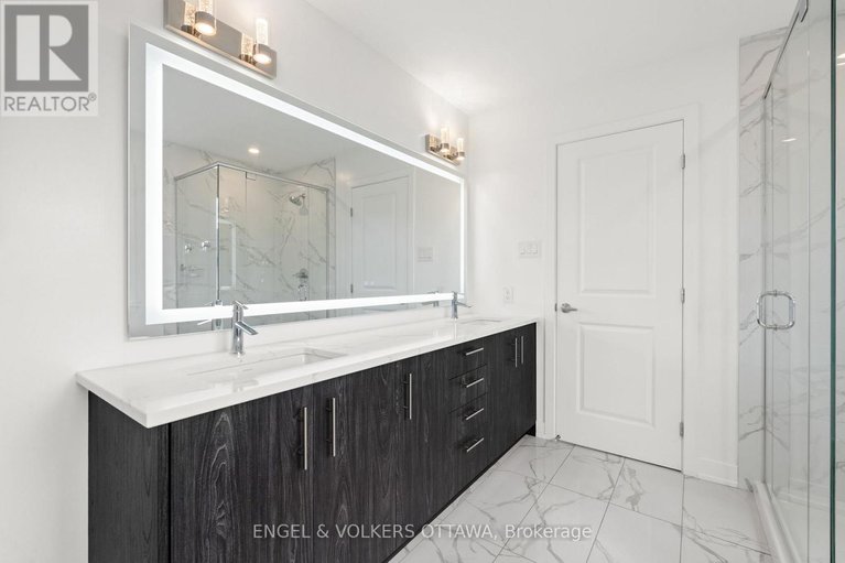 29134549/1047-hydrangea-avenue/riverside-southgloucester-glen/ottawa/ontario/K4M0L5_21