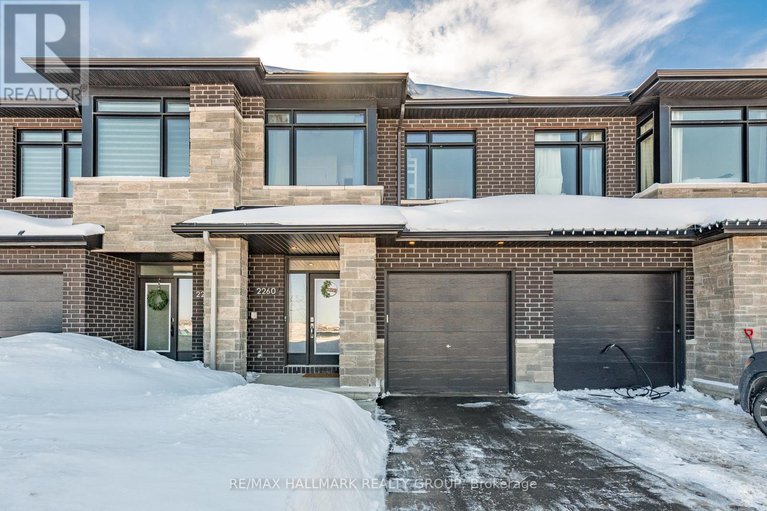 29405995/2260-copperhead-street/mer-bleuebradley-estatesanderson-park/ottawa/ontario/K1W4W6_1