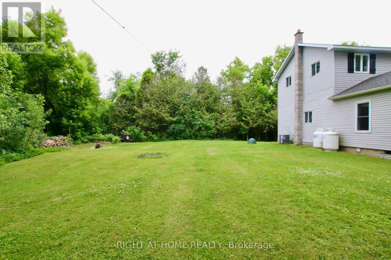 28500319/13928-connaught-road-s/north-dundas-winchester-twp/north-dundas/ontario/K0C1H0_31