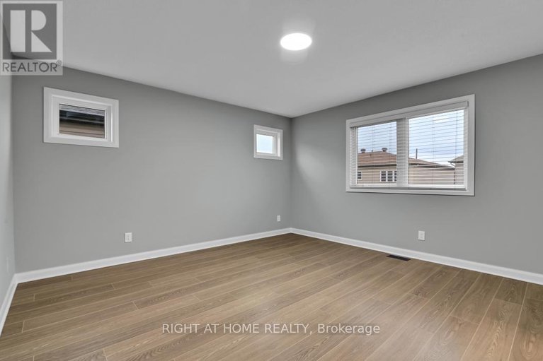 29067282/561-decoeur-drive/avalon-west/ottawa/ontario/K4A5G7_13