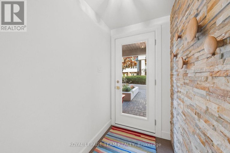 29354068/202d-1-columbus-avenue/overbrook/ottawa/ontario/K1K4L1_3