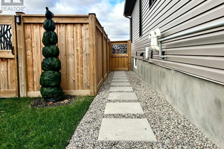 29205420/460-arora-crescent-s/winchester/north-dundas/ontario/K0C2K0_4