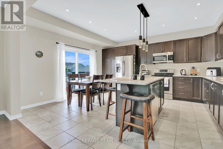 28640843/217-balikun-heights/emerald-meadowstrailwest/ottawa/ontario/K2V0A6_3