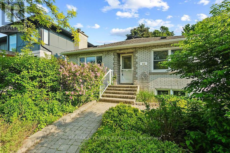 28329411/312-mountbatten-avenue/alta-vistafaircrest-heights/ottawa/ontario/K1H5W3_28