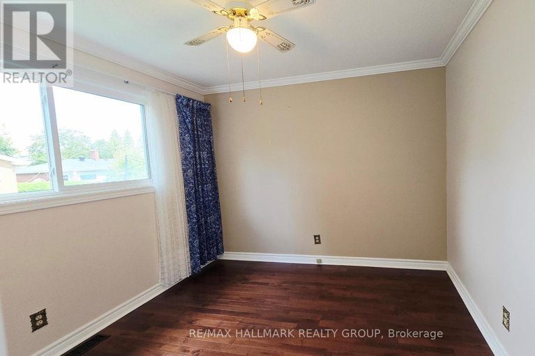28842722/38-hadley-circle/bells-corners/ottawa/ontario/K2H6N9_14