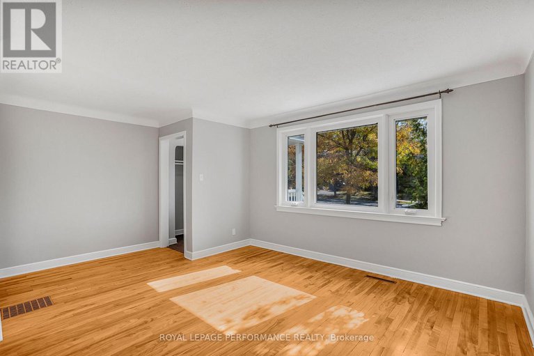 29134890/1315-kilborn-avenue/applewood-acres/ottawa/ontario/K1H6L2_5