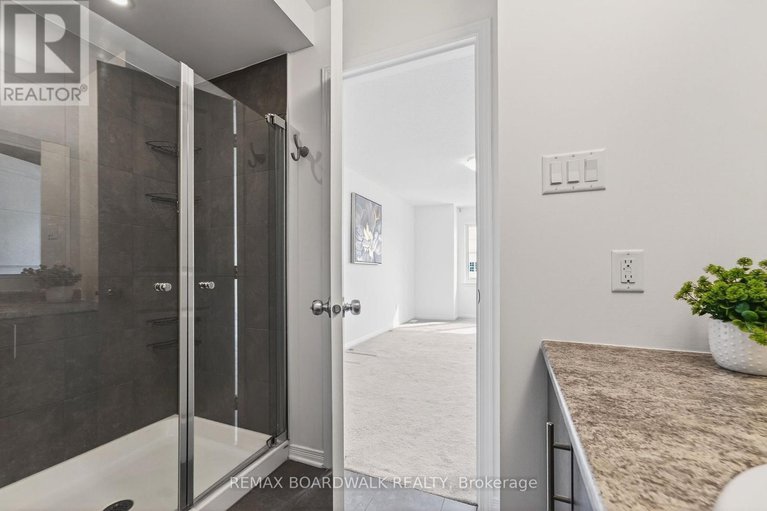 29438320/716-oakglade-avenue/emerald-meadowstrailwest/ottawa/ontario/K2M0B3_27