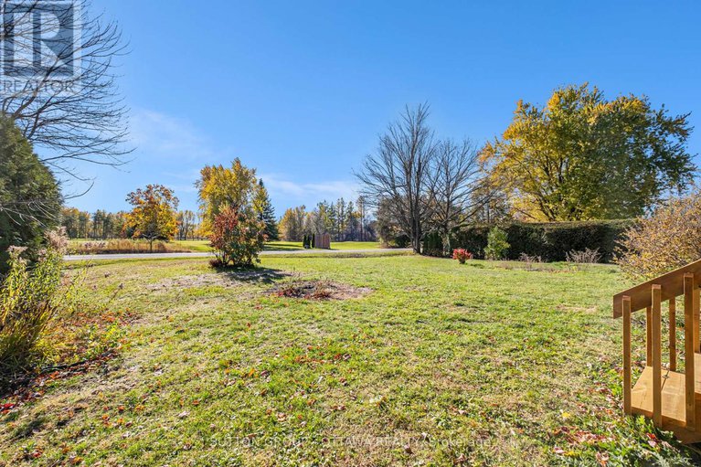 29047686/1218-upton-road/manotick-south-to-roger-stevens/ottawa/ontario/K4M1B3_30