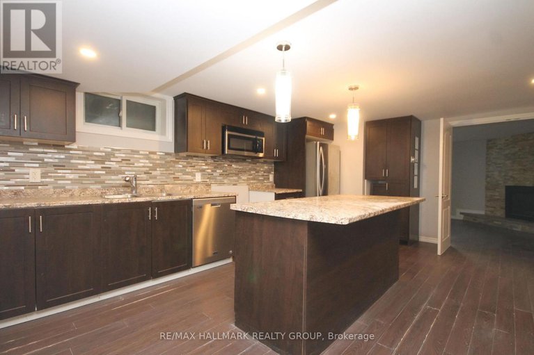 28422586/1844-river-road/manotick-east-to-manotick-station/ottawa/ontario/K4M1B4_29
