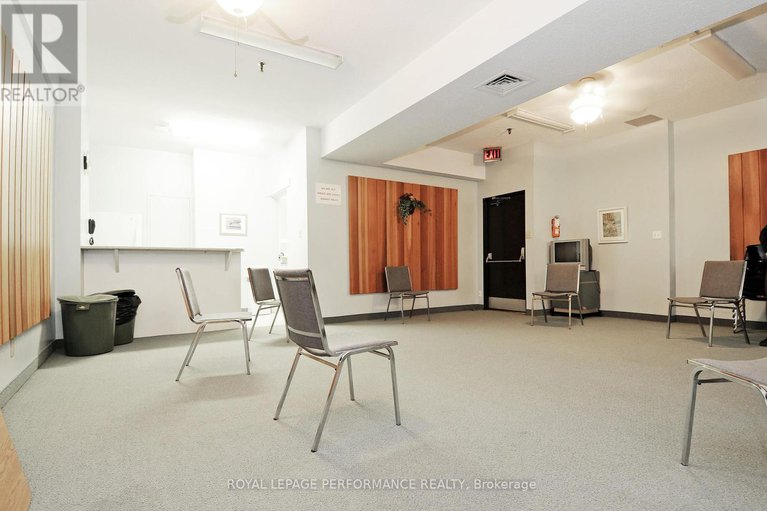 28970576/113-1465-baseline-road/copeland-park/ottawa/ontario/K2C3L9_36