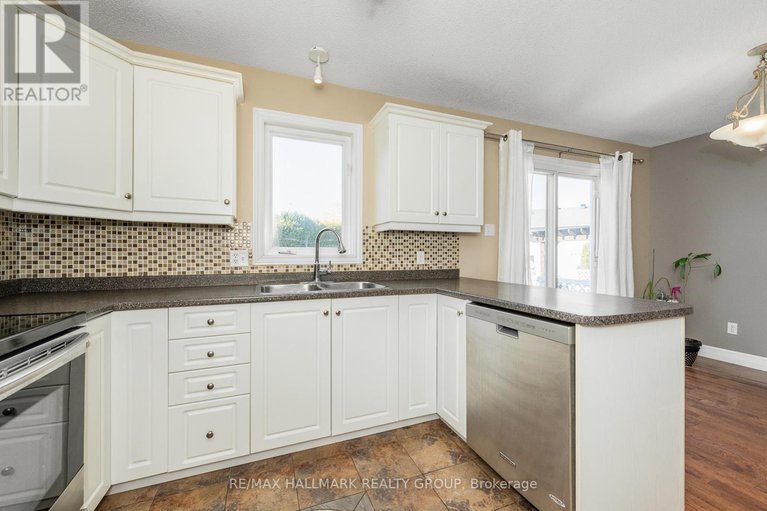 29052410/14-roger-crescent/casselman/casselman/ontario/K0A1M0_15