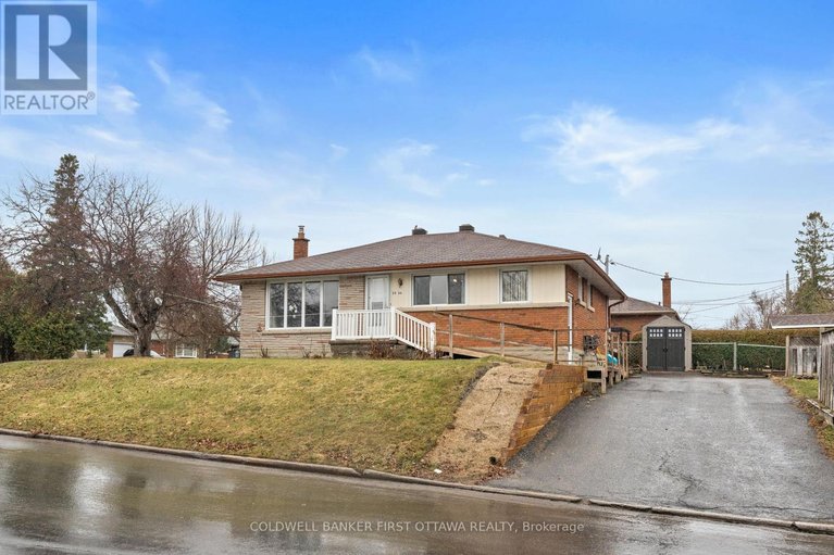 29607129/2066-saunderson-drive/elmvale-acres/ottawa/ontario/K1G2E6_3