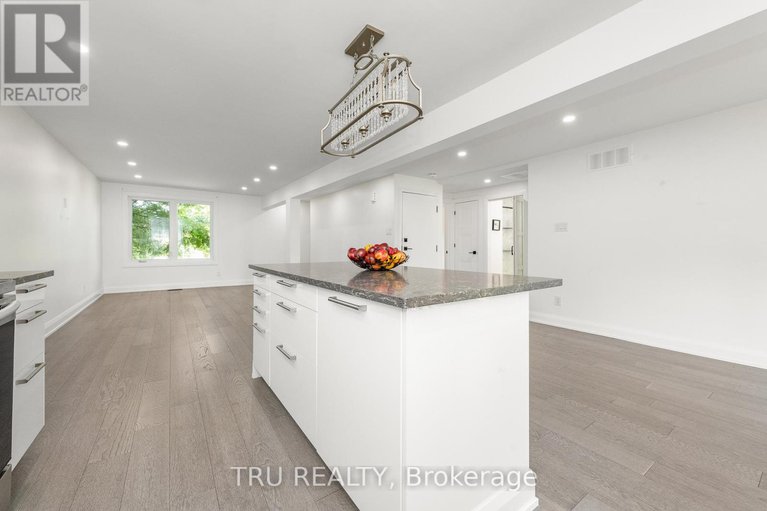 28892803/381-north-river-road/vanier/ottawa/ontario/K1L8C3_20