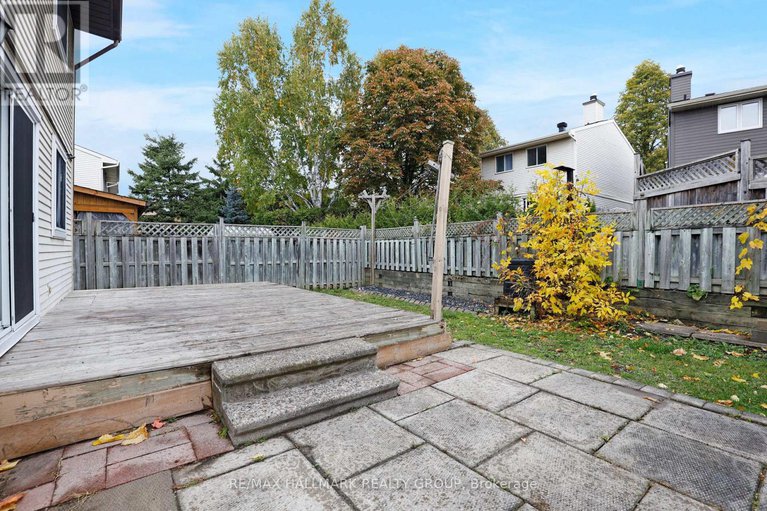 29030661/1637-saxony-crescent/pineview/ottawa/ontario/K1B5K8_27