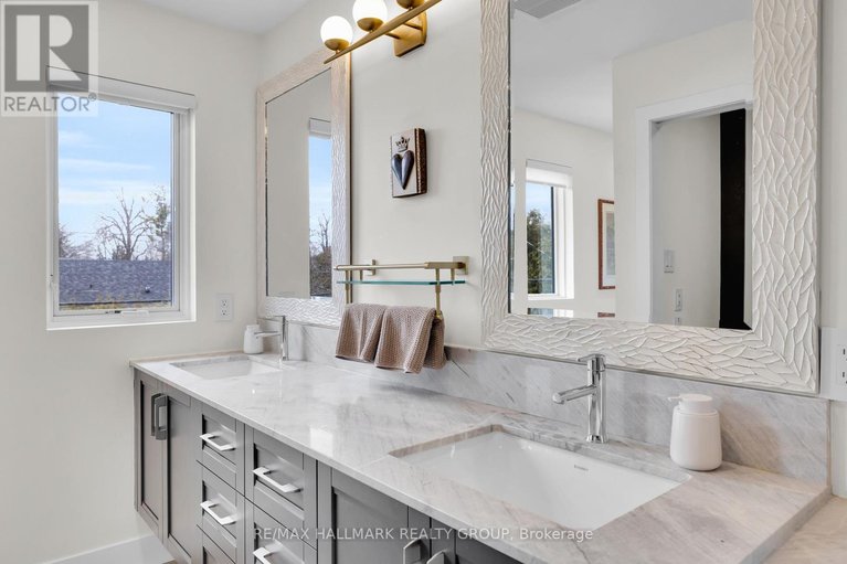 29577966/1976-lenester-avenue/mckellar-heightsglabar-park/ottawa/ontario/K2A1J9_28