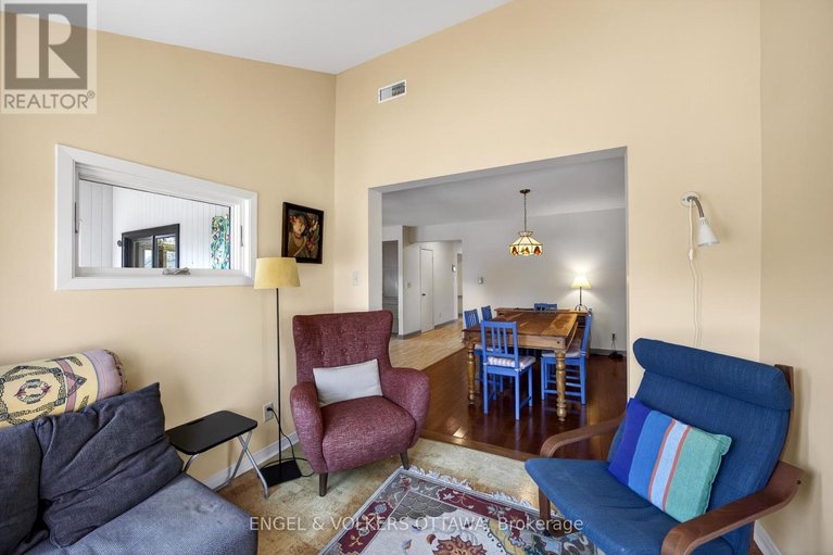 29617139/424-lochaber-avenue/westboro-west/ottawa/ontario/K2A0A6_28