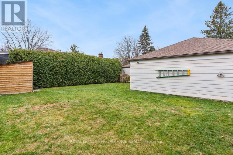 28666531/1932-marquis-avenue/beaconwood/ottawa/ontario/K1J8J2_47