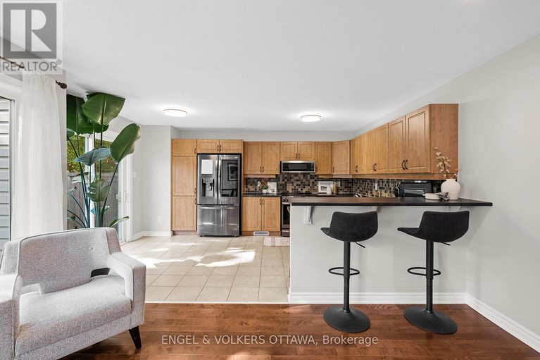 28873789/416-vendevale-avenue/stittsville-north/ottawa/ontario/K2S0M6_12