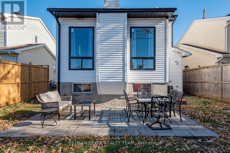 29081598/276-turnstone-court/chatelaine-village/ottawa/ontario/K1E2V2_31