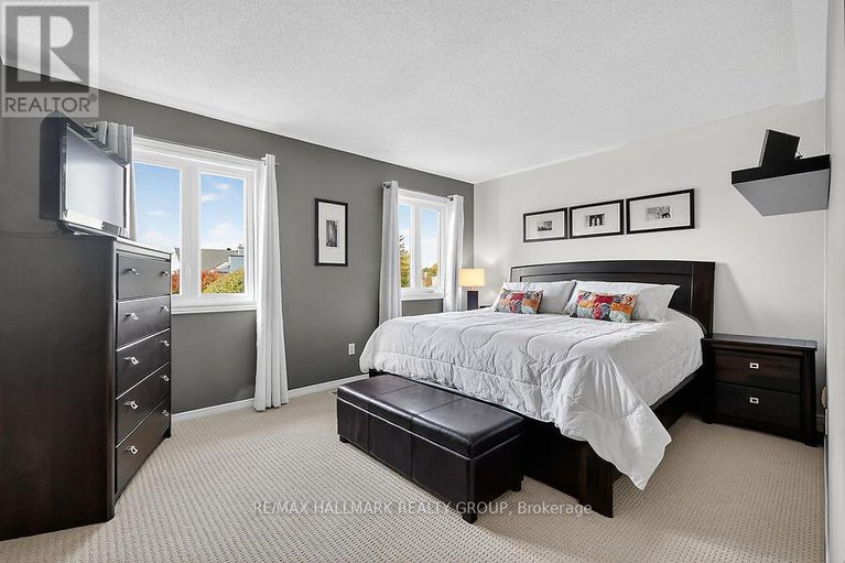 29008692/1915-orchardview-avenue/fallingbrookgardenway-south/ottawa/ontario/K4A3H1_18