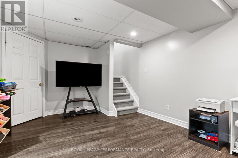 29061220/787-hancock-crescent/fallingbrookridgemount/ottawa/ontario/K4A3N1_21