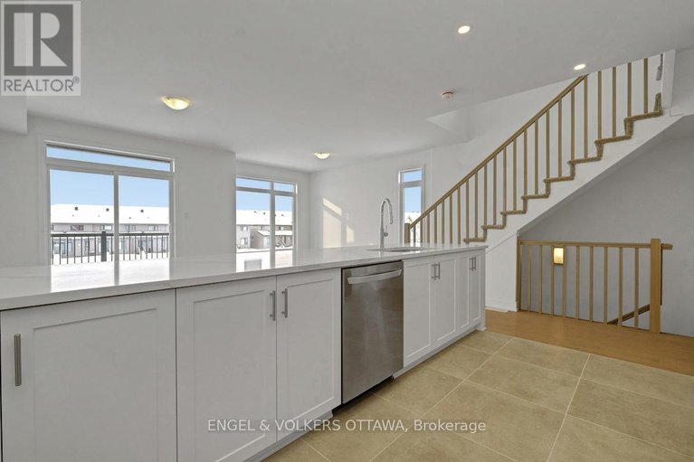 29308980/584-arbia-ridge/emerald-meadowstrailwest/ottawa/ontario/K2S2S4_11
